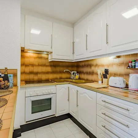 Cristianos With Large Terrace & Heated Pool Apartment